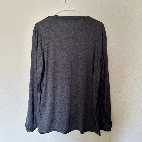 NWOT Real Essentials Men XL Grey Long Sleeve Dry Fit T-shirt Base Layer Gorpcore - Picture 3 of 3